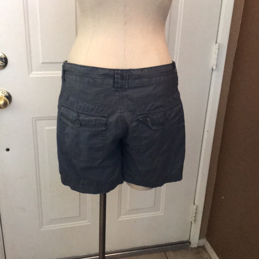 Shorts - Picture 3 of 3